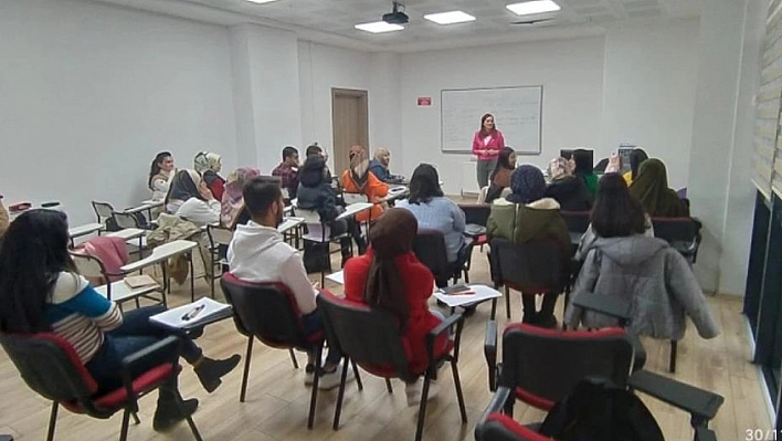 Elazığ Belediyesi'nden gençler için bir kurs daha