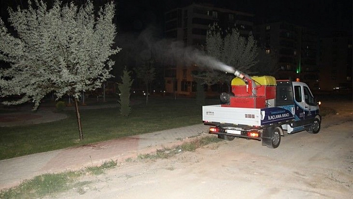 Elazığ Belediyesi'nden Haftanın Yedi Günü İlaçlama Çalışması