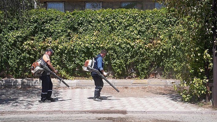 Elazığ Belediyesi'nden Kapsamlı Temizlik Çalışmaları