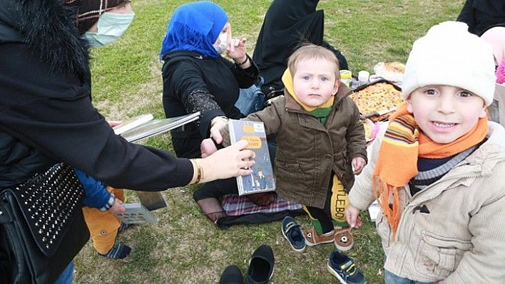 Elazığ Belediyesi'nden Öğrencilere Ücretsiz Kitap Dağıtımı