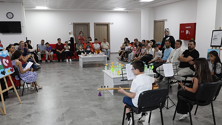 Elazığ Belediyesi'nin Düzenlediği Ücretsiz Resim Kursuna Katılan Çocuklar Sertifikalarını Aldı