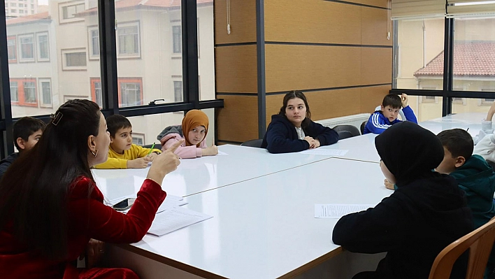 Elazığ Belediyesi'nin düzenlediği 'Pozitif Nesil Gurup Terapileri' başladı