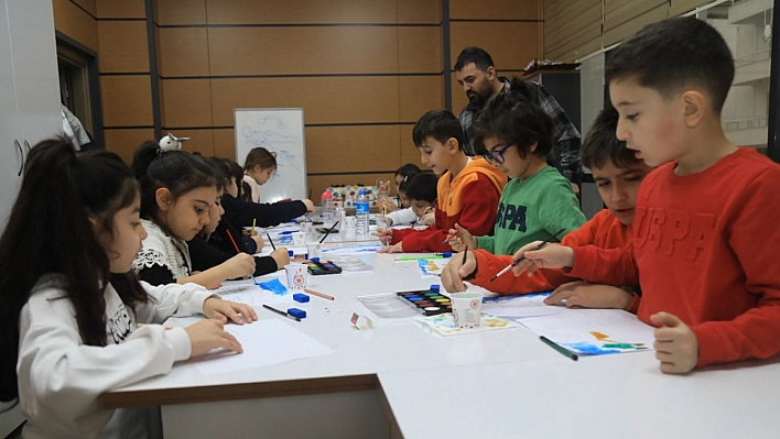 Elazığ Belediyesi Tatilde de Çocukları Unutmadı