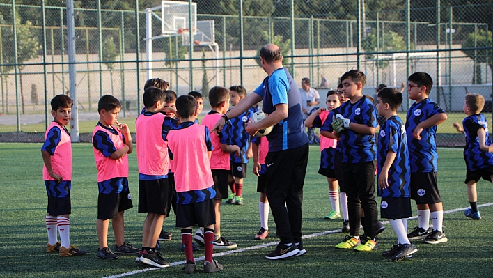 Elazığ Belediyesi Ücretsiz Yaz Spor Kursları Başladı