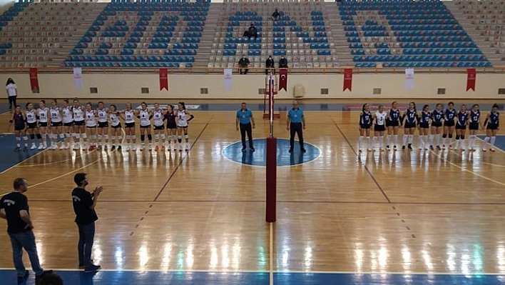 Elazığ Belediyesi Voleybol kötü başladı