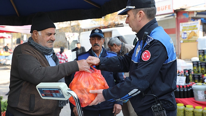 Elazığ Belediyesi zabıta ekipleri, sahada yoğun mesai harcıyor