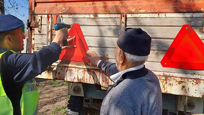 Elazığ'da 'Reflektör Tak Görünür Ol' Kampanyası