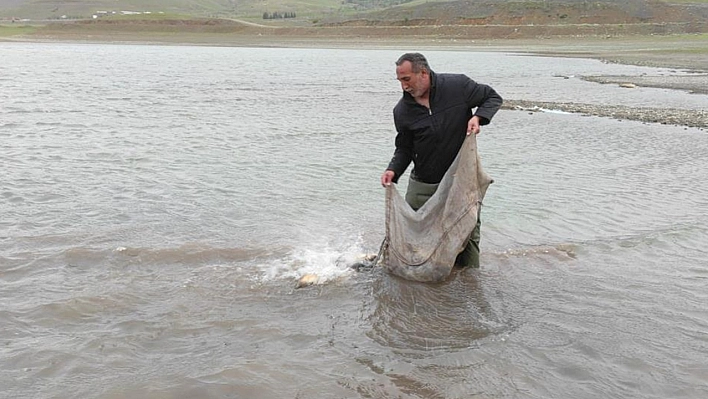 Elazığ'da 2 bin 500 metre ağ ve 500 kilo balık ele geçirildi