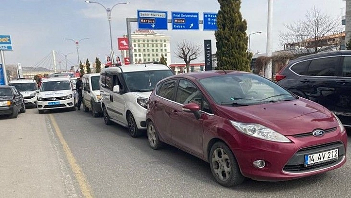 Elazığ'da 3 aracın karıştığı kazada 1 kişi yaralandı