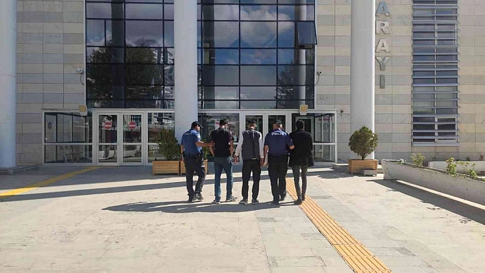 Elazığ'da 3 şüpheli akülü araç çalarken suçüstü yakalandı