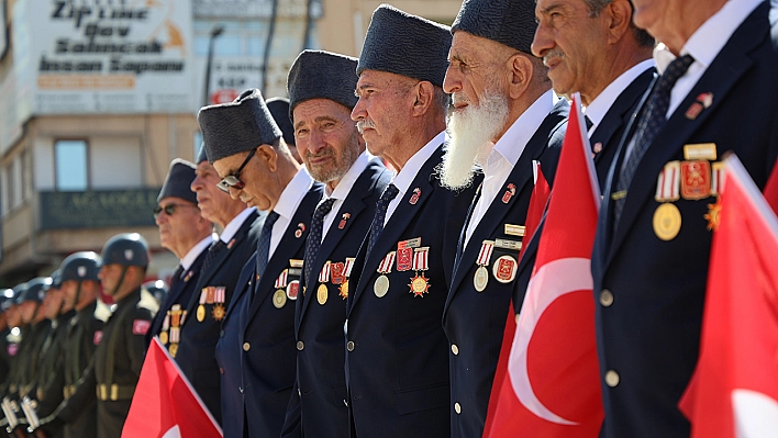 Elazığ'da 30 Ağustos Zafer Bayramı kutlandı