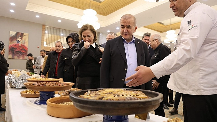 Elazığ'da 76 çeşit Harput saray yemeği tanıtıldı