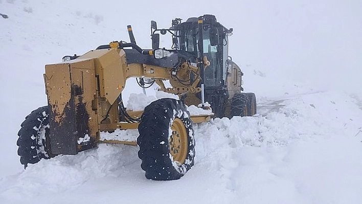 Elazığ'da 86 Köy Yolu Ulaşıma Kapandı