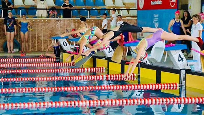 Elazığ'da 87 sporcu şampiyonluk için yarıştı