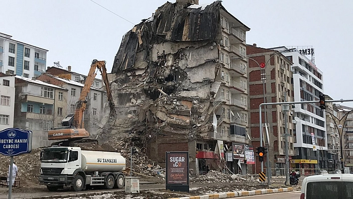 Elazığ'da Ağır Hasarlı Bina Sayısı 5787'ye Yükseldi