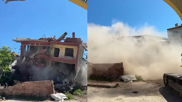 Elazığ'da ağır hasarlı bina yıkımları devam ediyor
