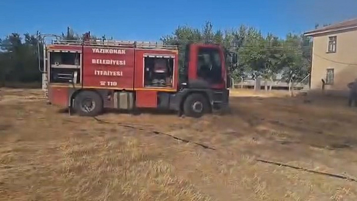 Elazığ'da ahırda yangın çıktı