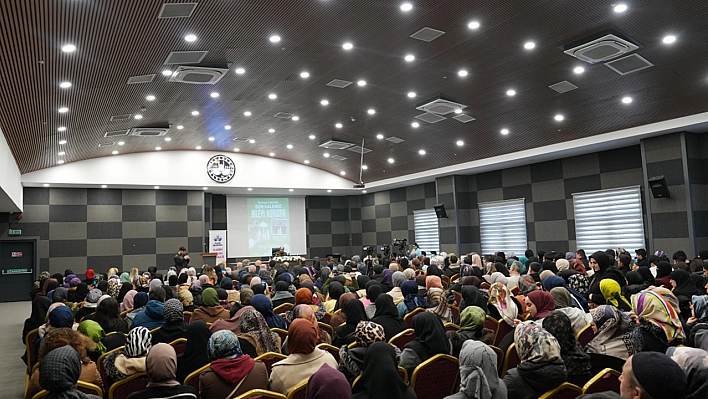 Elazığ'da 'aile' temalı konferansa yoğun ilgi