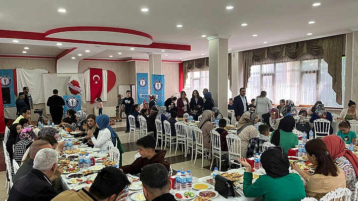 Elazığ'da Anneler, Kahvaltı Programında Buluştu