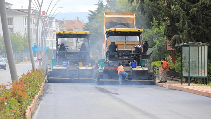 Elazığ'da asfalt mesaisi