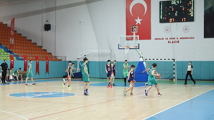 Elazığ'da basketbol bölge şampiyonası sona erdi.