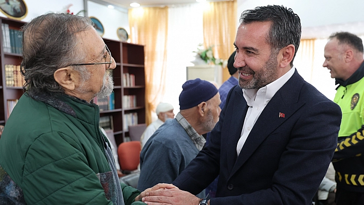 Elazığ'da Bayramda Huzurevi Sakinleri Unutulmadı