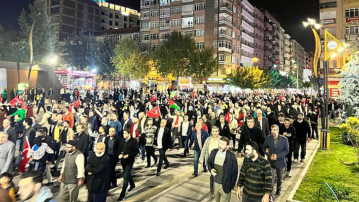 Elazığ'da Binlece Kişi İsrail'i Protesto Etti