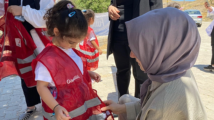 Elazığ'da Bir Anaokulu'ndan Yürekleri Isıtan Hareket