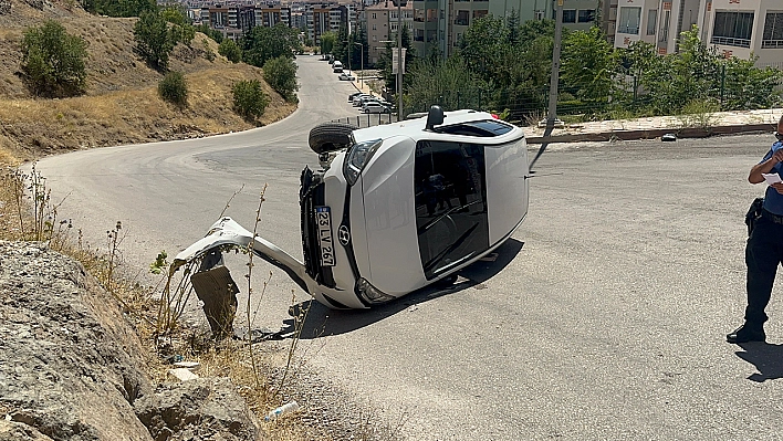 Elazığ'da Bir Sürücü Emniyet Kemeri Taktığı Kazada Bakın Neler Yaşadı