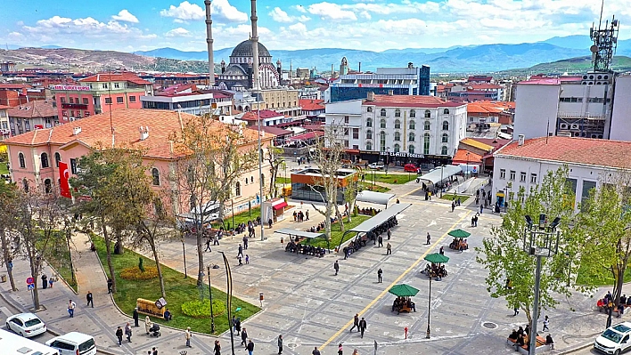 Elazığ'da Böyle Mevsim Görülmedi!