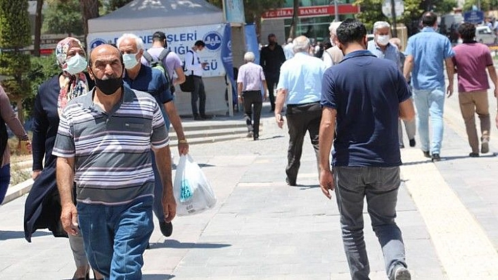 Elazığ'da bunaltıcı sıcaklık, termometreler 39'u gösterdi