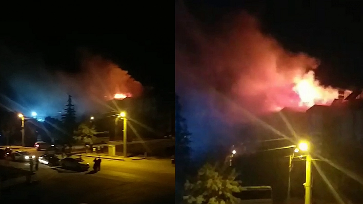 Elazığ'da Çatı Yangını