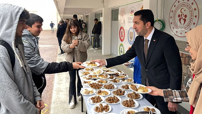 Elazığ'da 'Çaylar Bizden Notlar Sizden'  Etkinliği