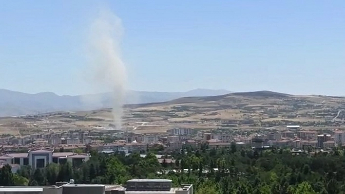 Elazığ'da çıkan hortum korkuttu