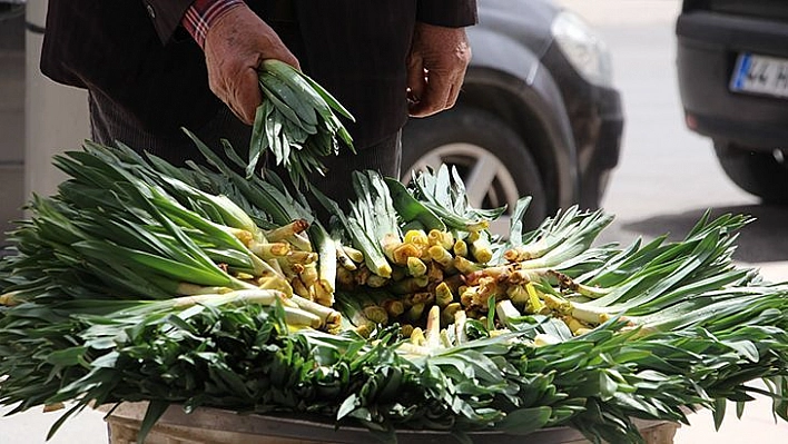 Elazığ'da 'Çiriş' Ve 'Kenger' Otu, Tezgâhlardaki Yerini Aldı