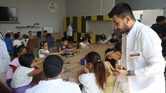 Elazığ'da çocuklara yönelik temel afet bilinçlendirme eğitimi