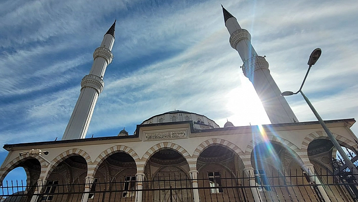 Elazığ'da Cuma hutbesinde vatan müdafaasının önemi vurgulandı