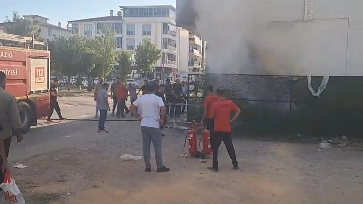 Elazığ'da depo yangını