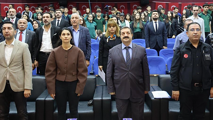 Elazığ'da 'Deprem Bilinci ve Sivil Toplum Dayanışması' paneli düzenlendi