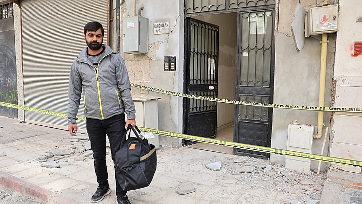 Elazığ'da depremde evi ağır hasar gören vatandaş o anı anlattı