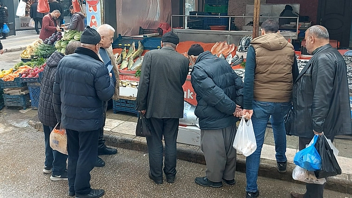 Elazığ'da Dev Orkinos Yoğun İlgi Gördü