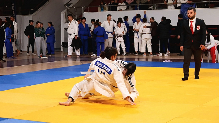 Elazığ'da düzenlenen judo müsabakaları tamamlandı