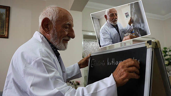 Elazığ'da emekli öğretmen 21 yıl sonra tebeşirle buluştu