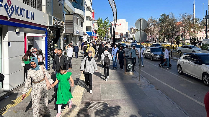 Elazığ'da Esnaflar Bayramdan Önce Bayramı Yaşadı