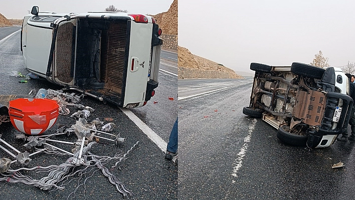 Elazığ'da facia! Kaygan yolda kamyonet devrildi