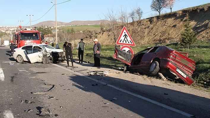 Elazığ'da Feci Kaza: 1 Ölü, 3 Yaralı