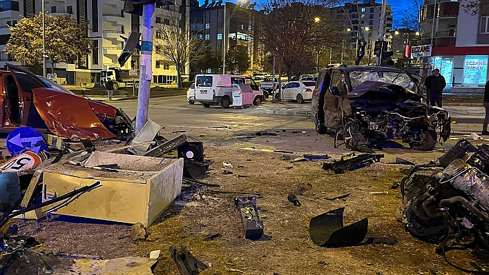 Elazığ'da feci kaza: 5 yaralı