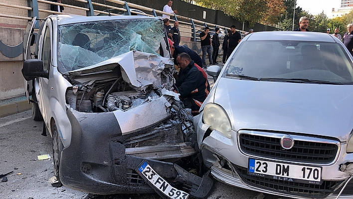 Elazığ'da feci kaza: Ağır yaralanan sürücü hayatını kaybetti