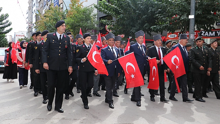 Elazığ'da gaziler günü kutlamaları kortej yürüyüşüyle başladı