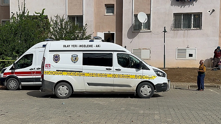 Elazığ'da Gece Camdan Düşen Yaşlı Adamın  Cansız Bedeni Sabah Fark Edildi